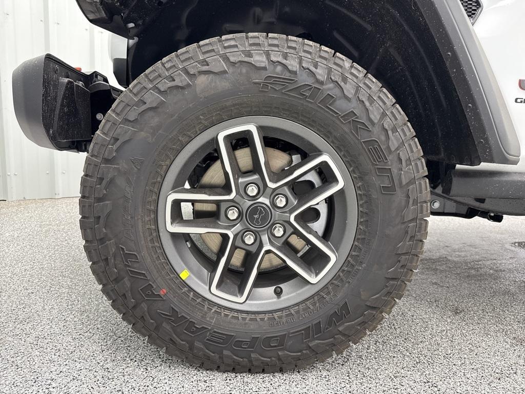new 2025 Jeep Gladiator car, priced at $48,977