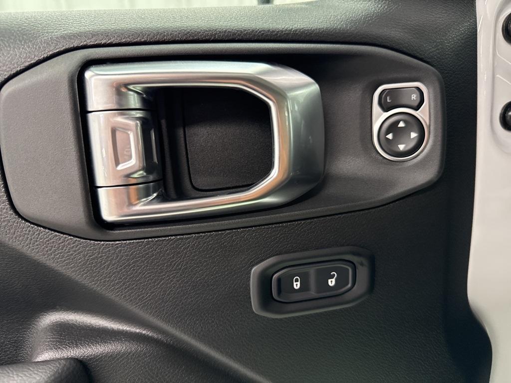 new 2025 Jeep Gladiator car, priced at $48,977