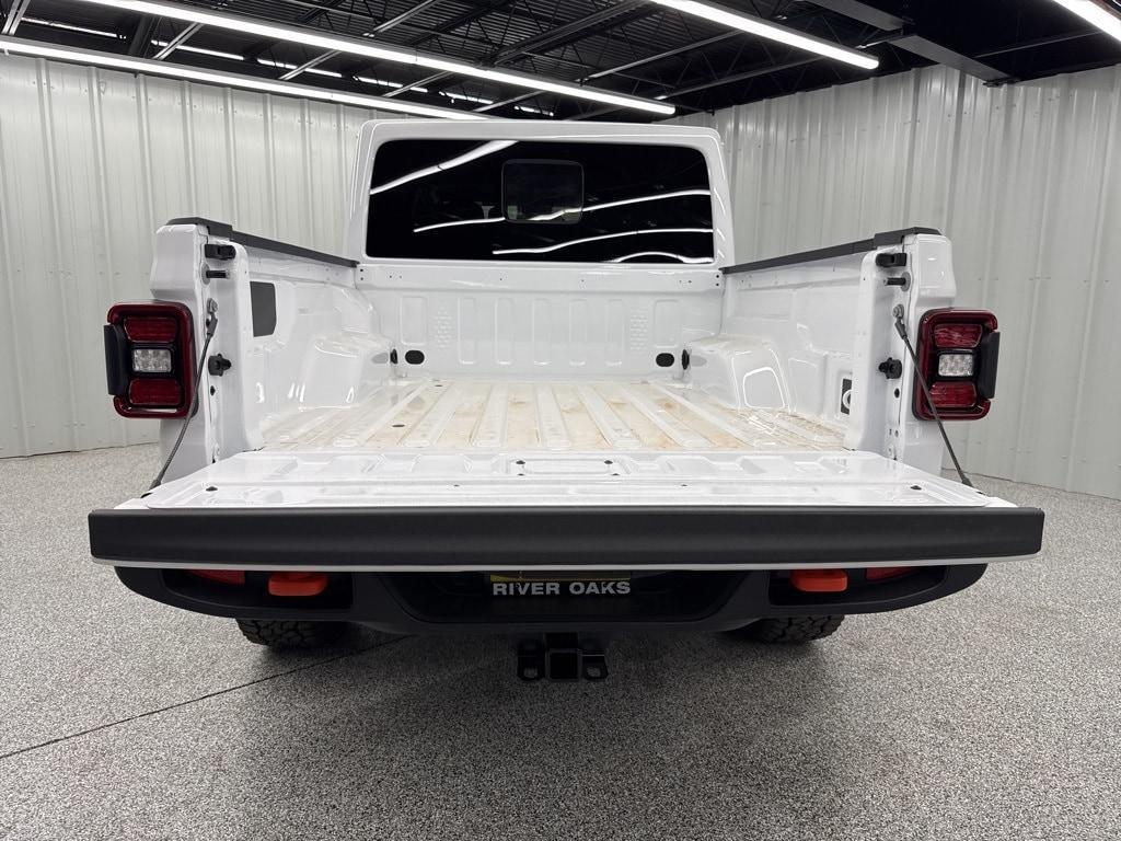 new 2025 Jeep Gladiator car, priced at $47,368