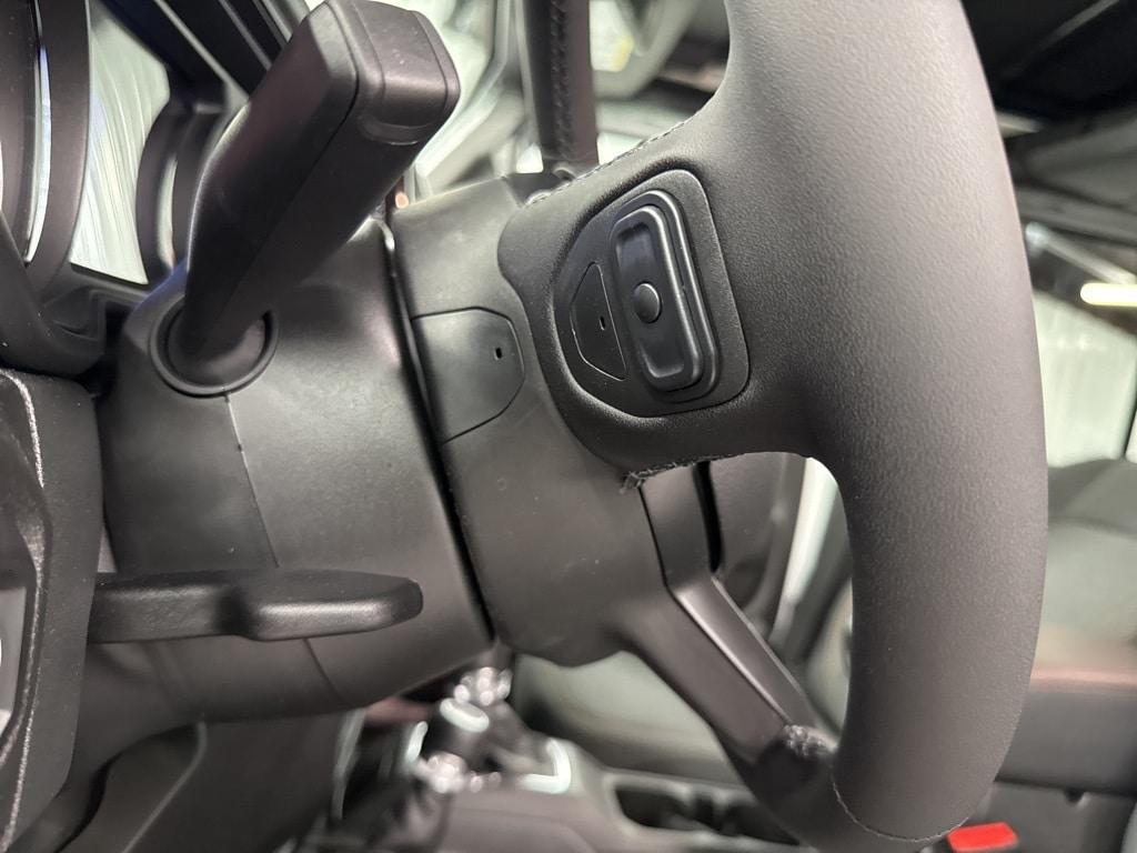 new 2025 Jeep Wrangler car, priced at $45,557