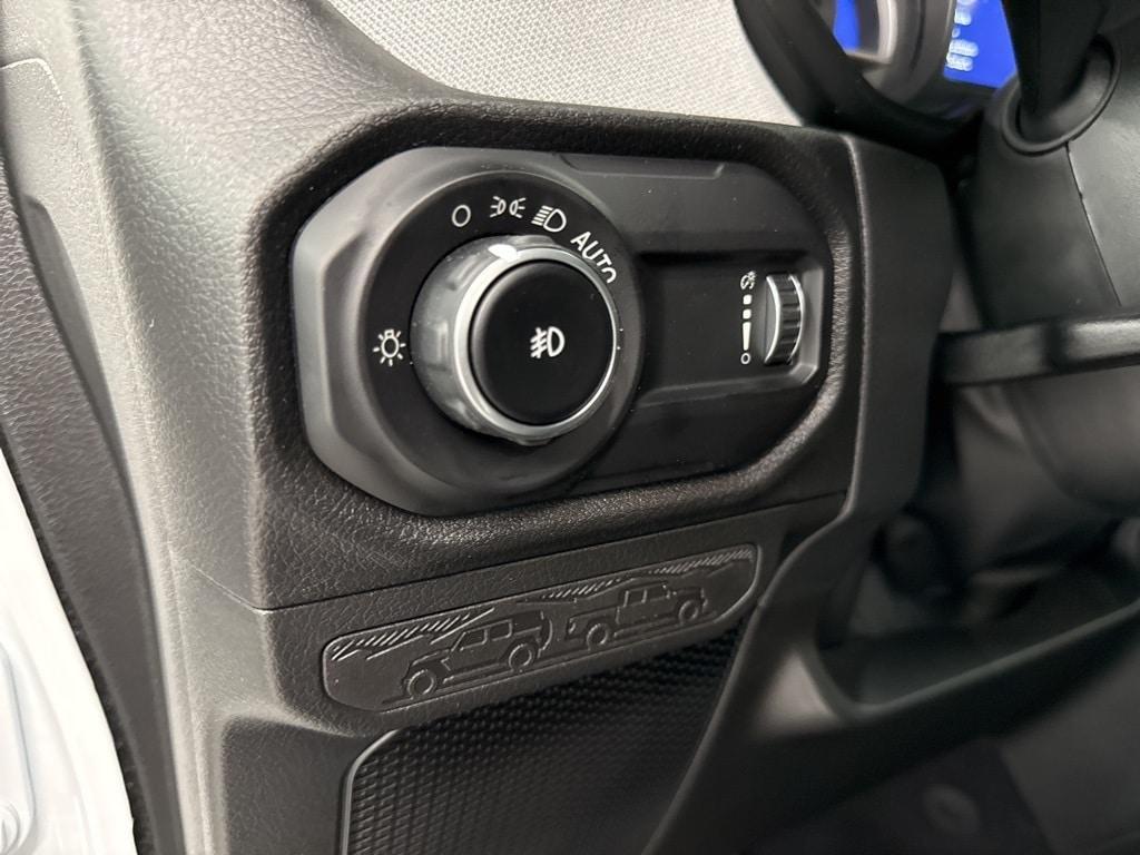 new 2025 Jeep Wrangler car, priced at $45,557