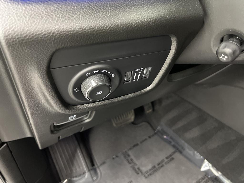 used 2022 Jeep Grand Cherokee car, priced at $33,354