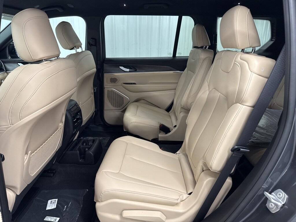 new 2025 Jeep Grand Cherokee L car, priced at $43,666