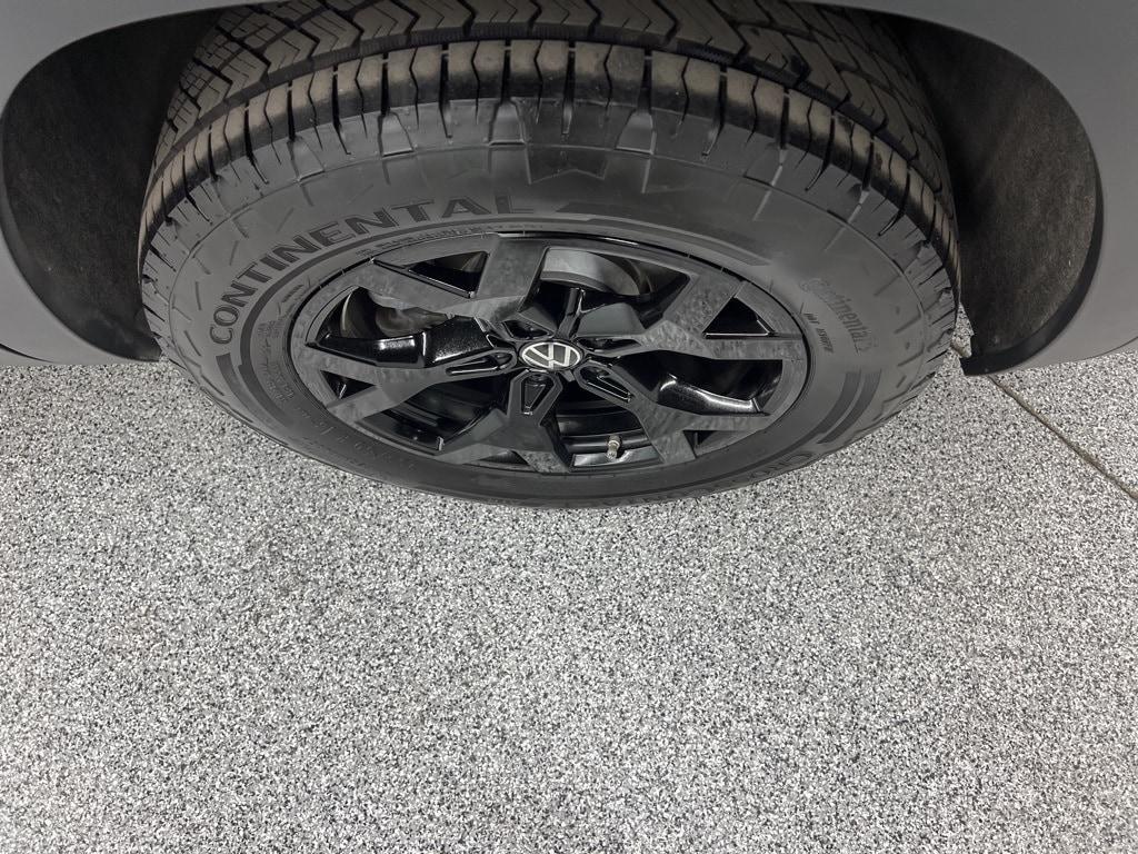 used 2024 Volkswagen Atlas car, priced at $37,685