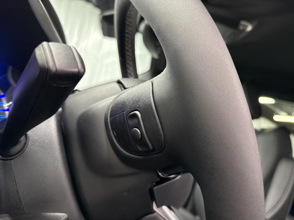 new 2025 Chrysler Pacifica Hybrid car, priced at $47,128