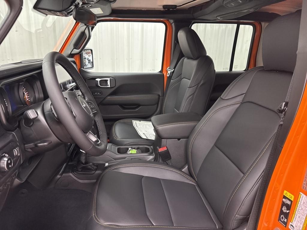 new 2025 Jeep Gladiator car, priced at $44,366