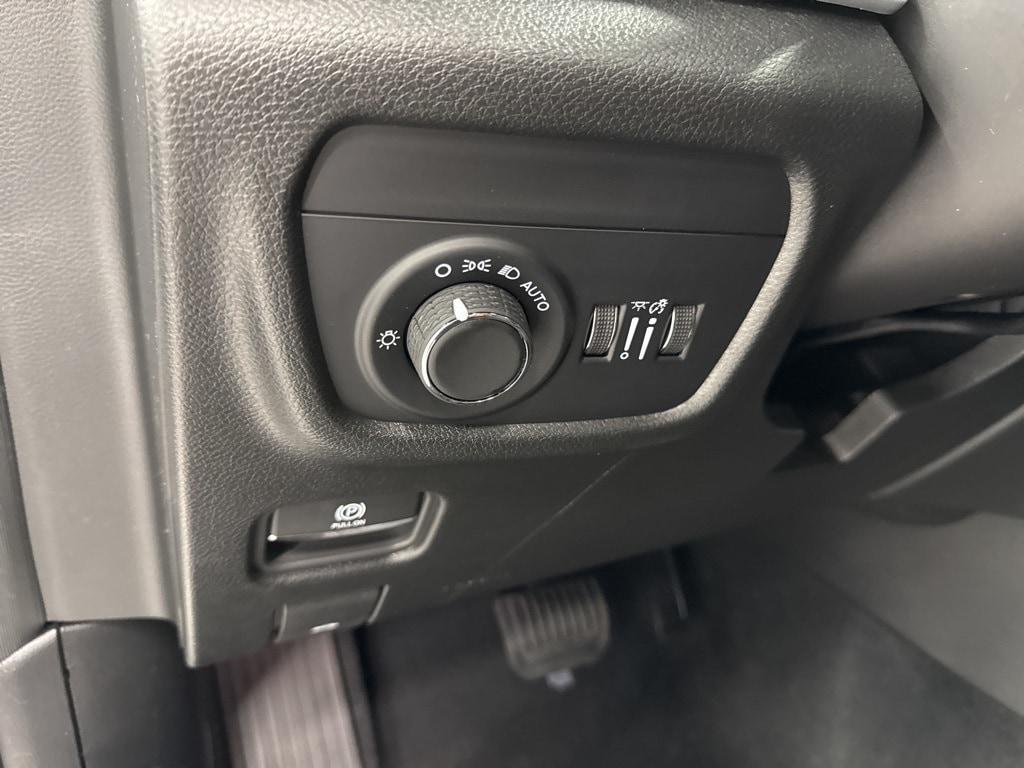 new 2025 Jeep Grand Cherokee car, priced at $33,509