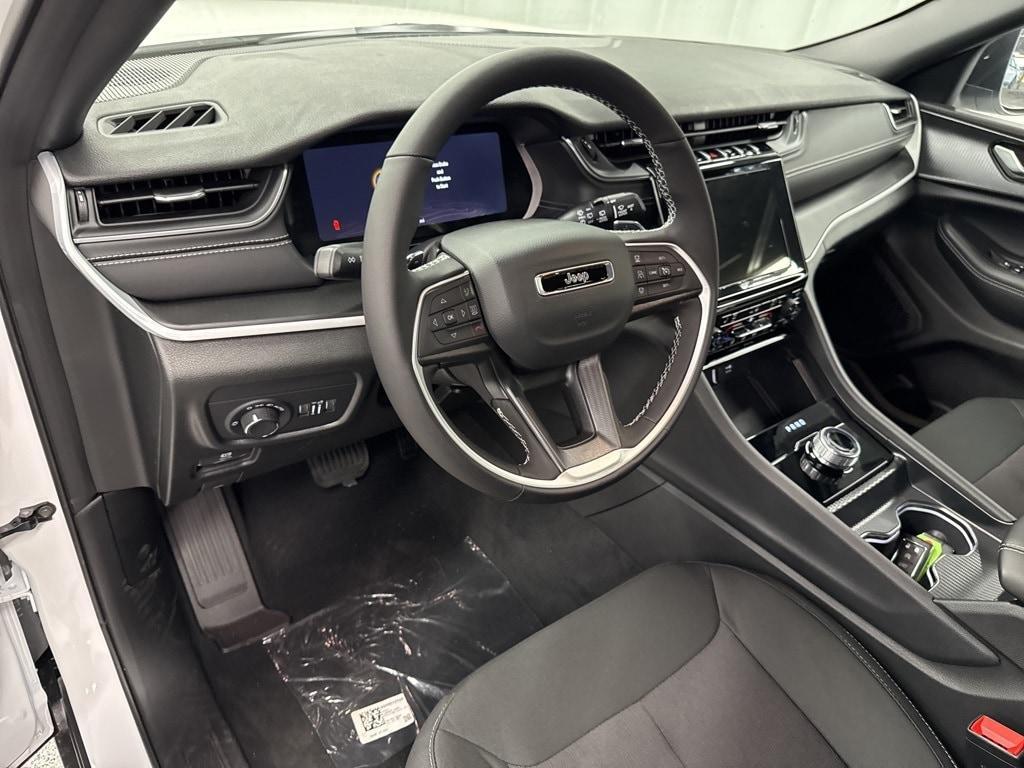 new 2025 Jeep Grand Cherokee car, priced at $33,509