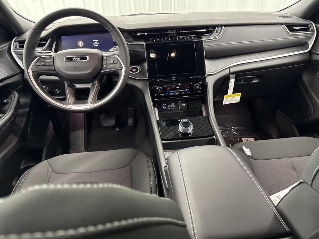 new 2025 Jeep Grand Cherokee car, priced at $33,509