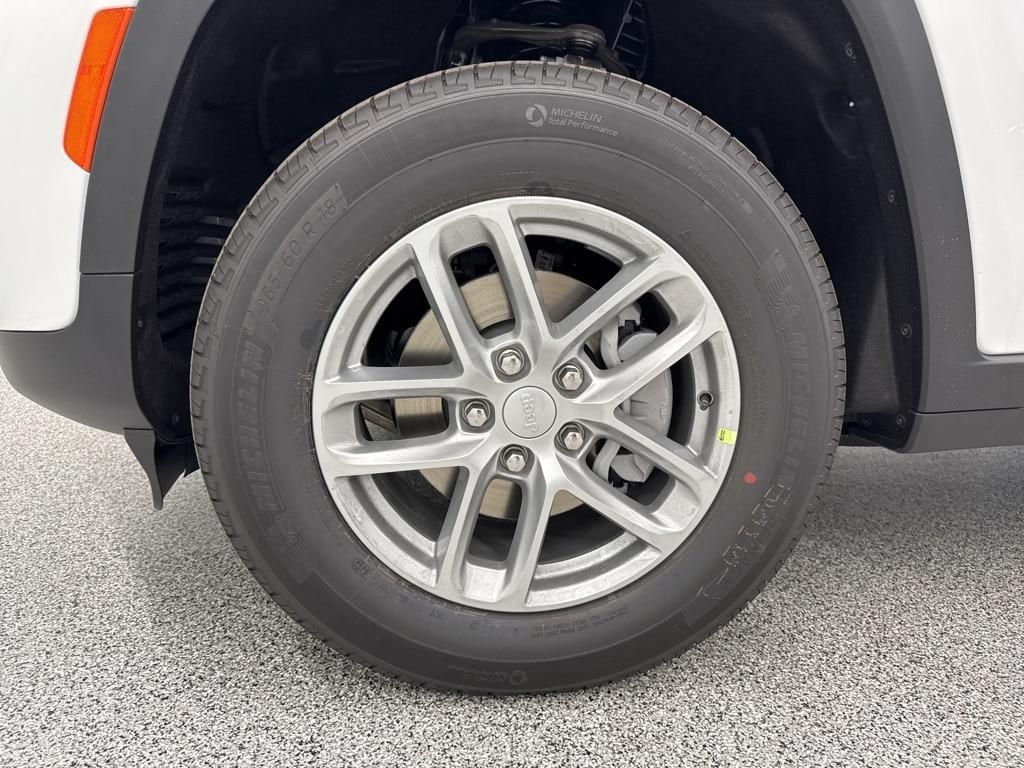 new 2025 Jeep Grand Cherokee car, priced at $33,509