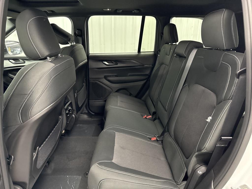 new 2025 Jeep Grand Cherokee car, priced at $33,509