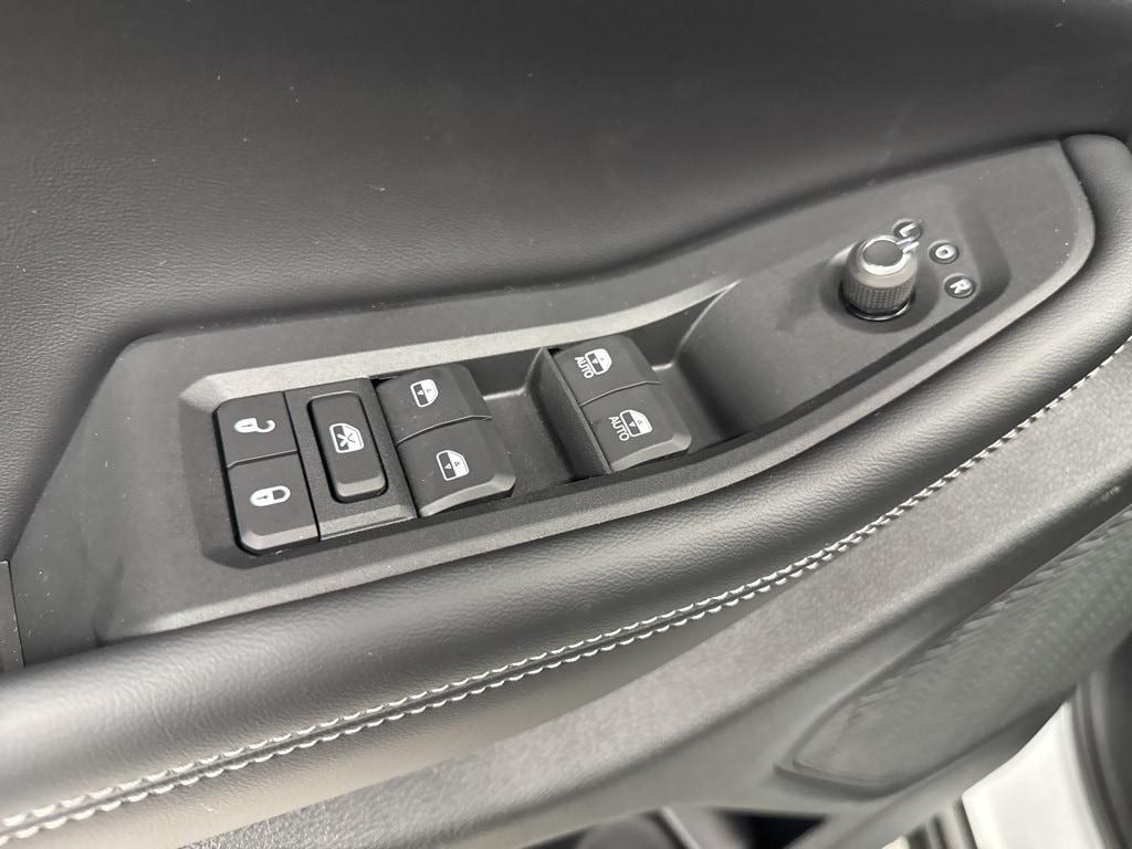 new 2025 Jeep Grand Cherokee car, priced at $33,509