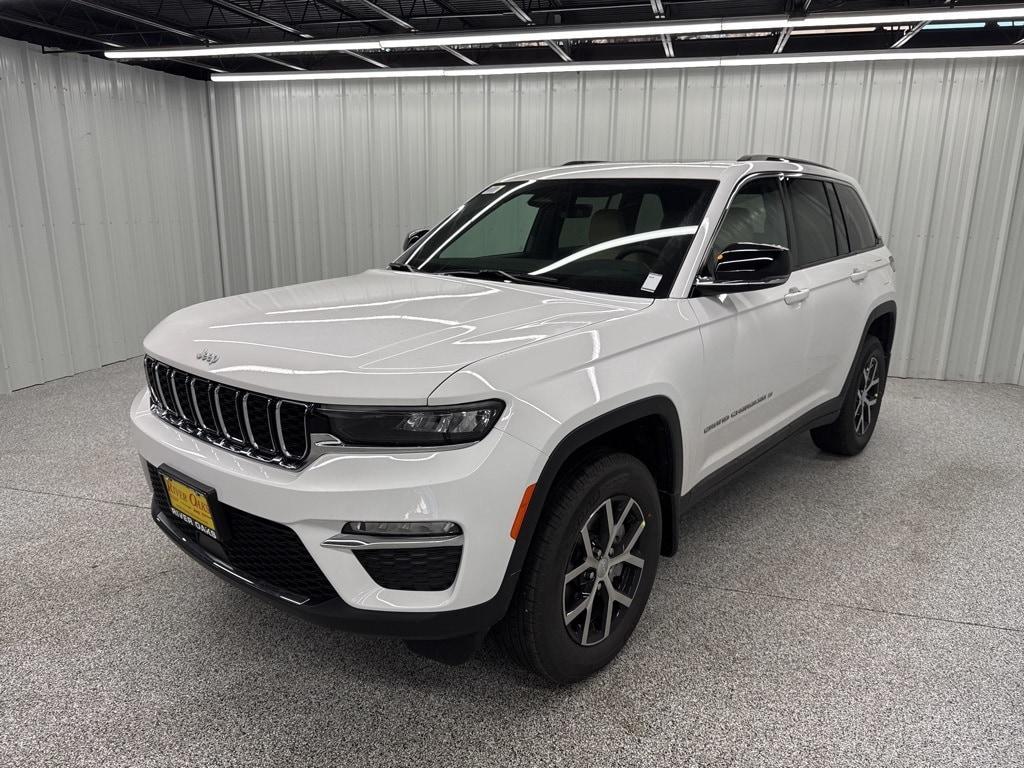 new 2025 Jeep Grand Cherokee car, priced at $44,140