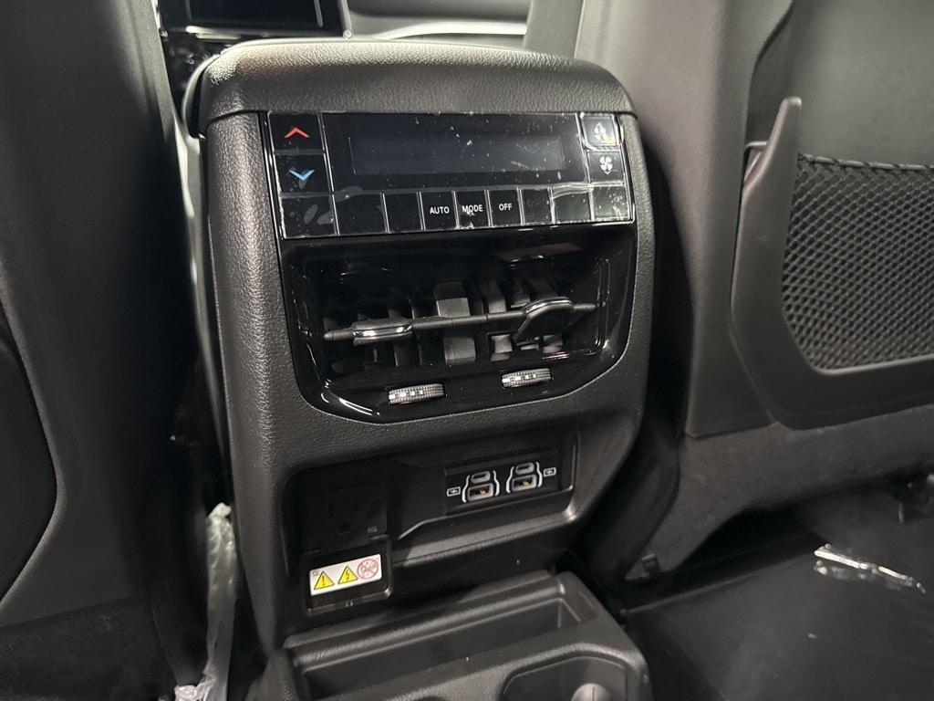 new 2025 Jeep Grand Cherokee L car, priced at $45,161