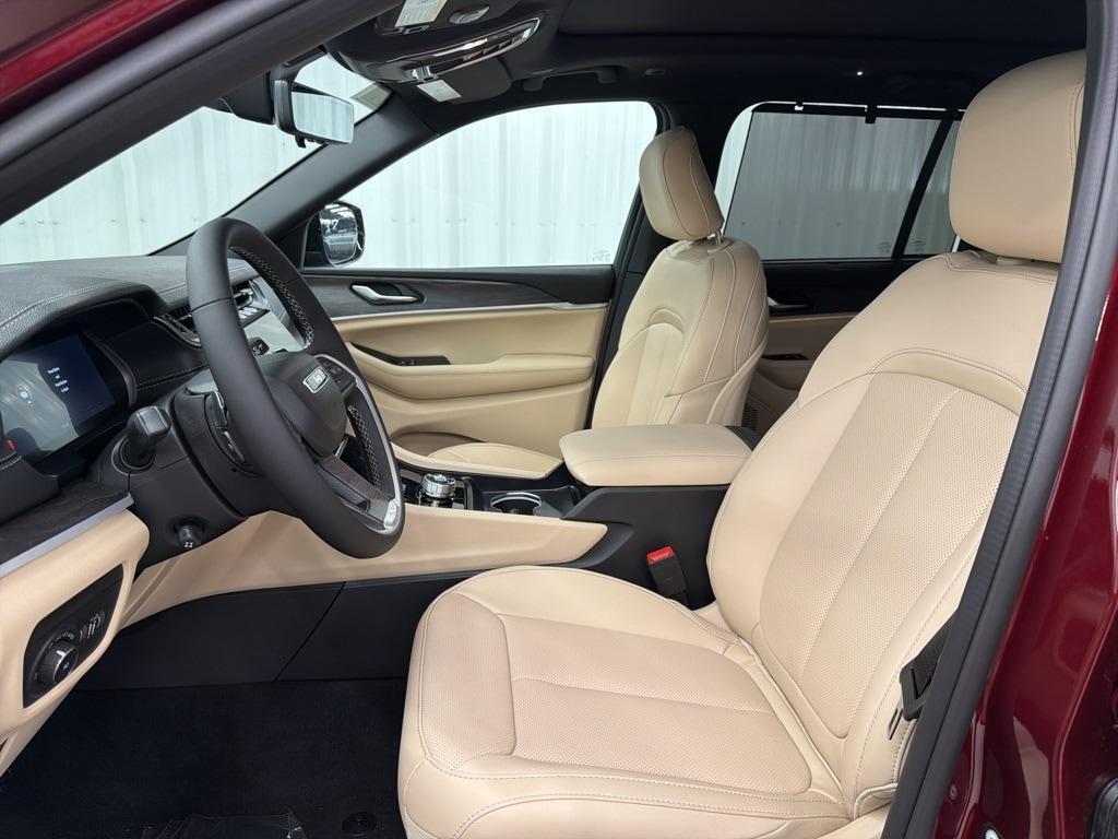 new 2025 Jeep Grand Cherokee car, priced at $49,685