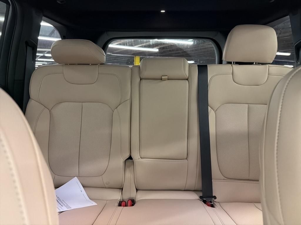 new 2025 Jeep Grand Cherokee car, priced at $49,685