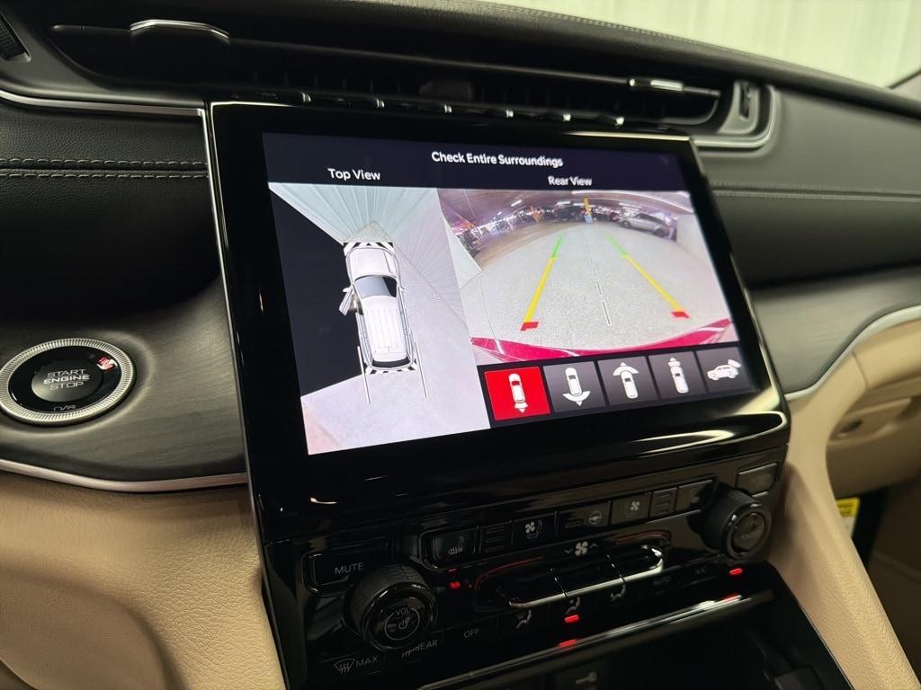 new 2025 Jeep Grand Cherokee car, priced at $49,685