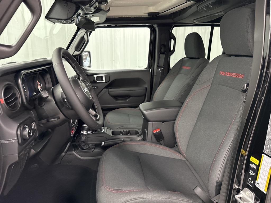 new 2025 Jeep Gladiator car, priced at $49,996