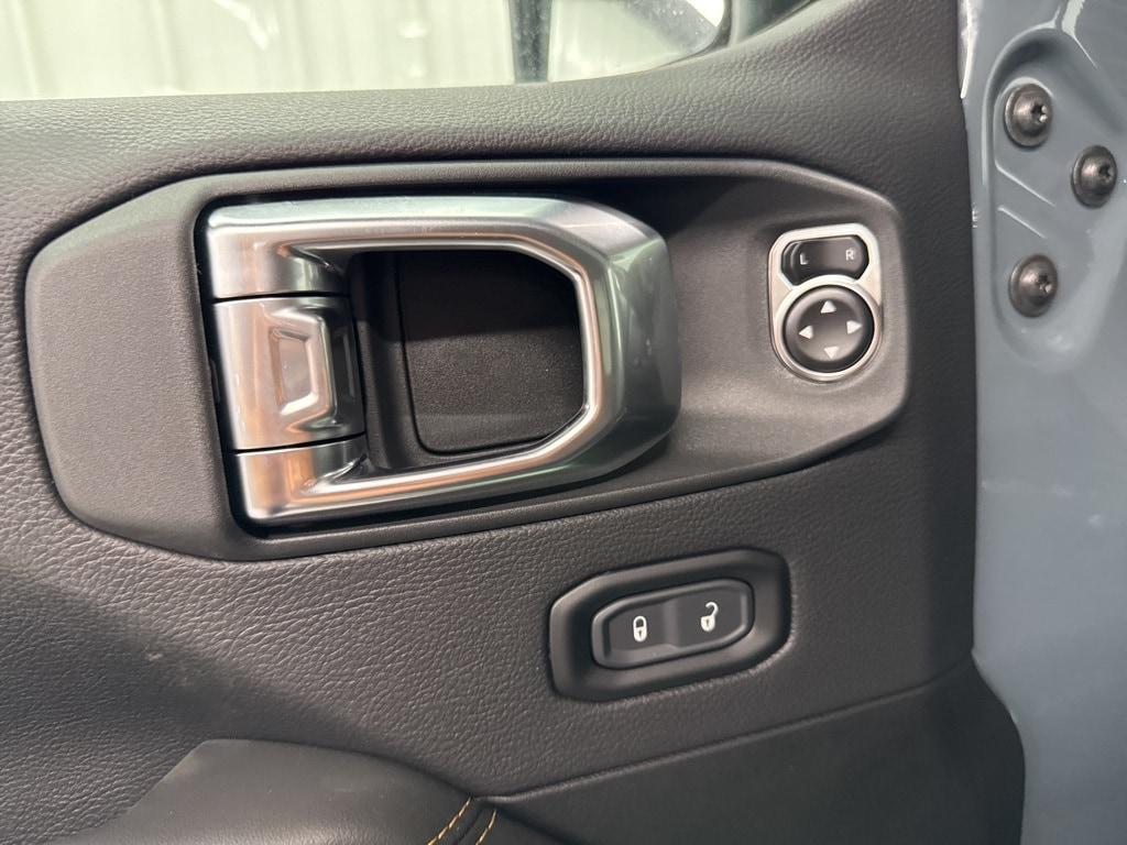 new 2025 Jeep Gladiator car, priced at $45,981