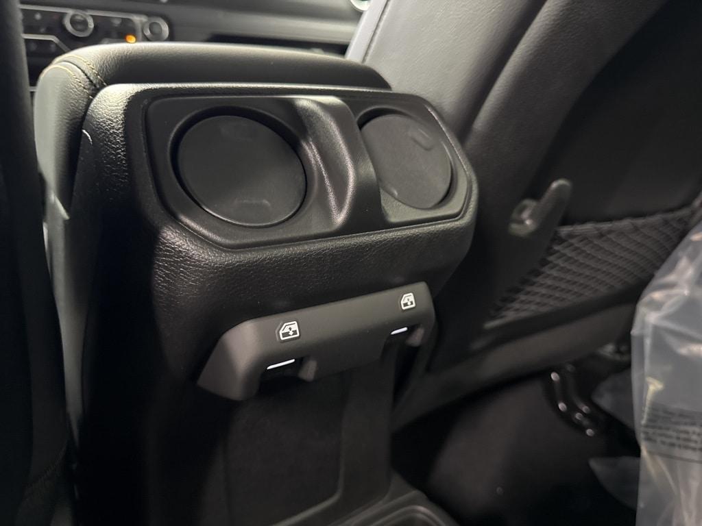new 2025 Jeep Gladiator car, priced at $45,981