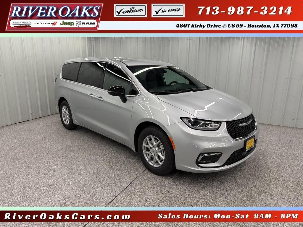 new 2026 Chrysler Pacifica car, priced at $43,906