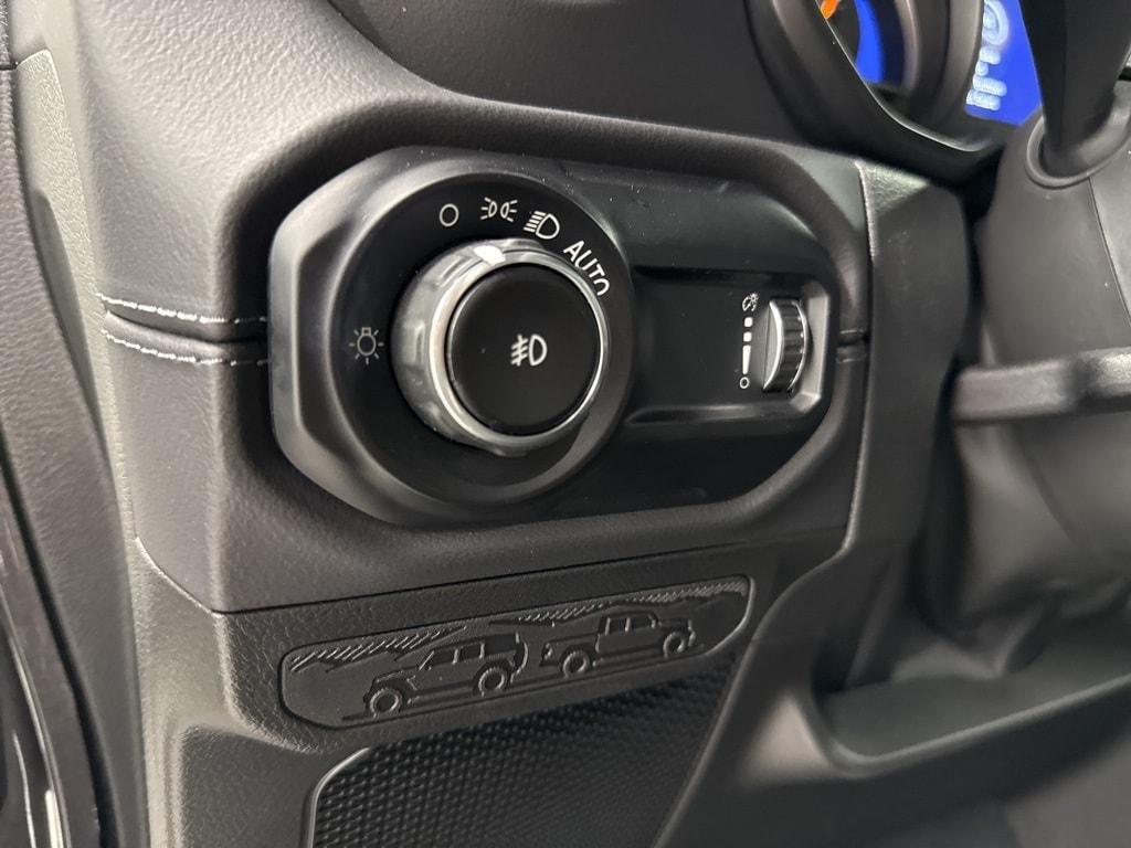 new 2025 Jeep Wrangler car, priced at $53,559