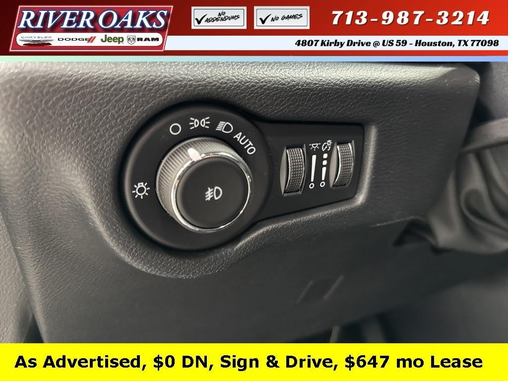 new 2025 Chrysler Pacifica Hybrid car, priced at $47,128
