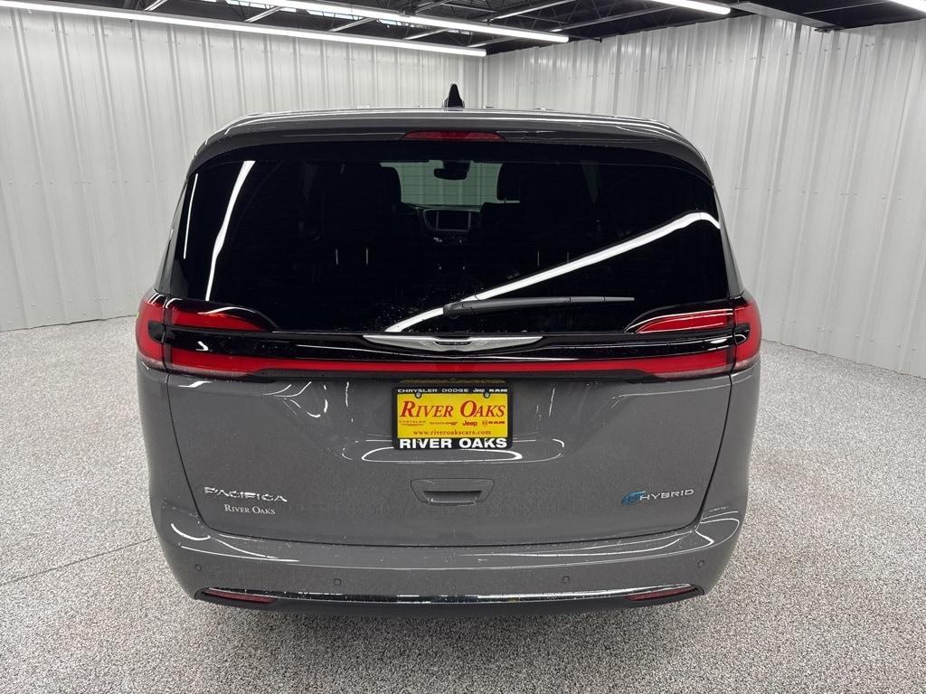 new 2025 Chrysler Pacifica Hybrid car, priced at $45,745