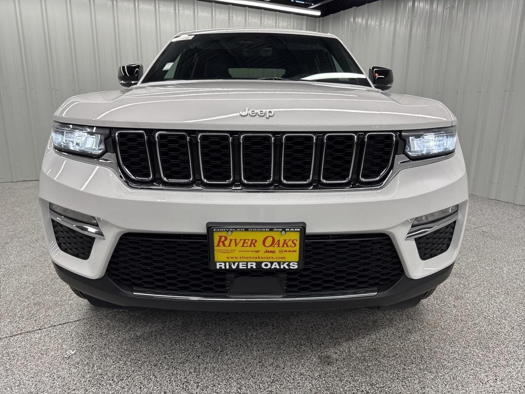 new 2025 Jeep Grand Cherokee car, priced at $42,999