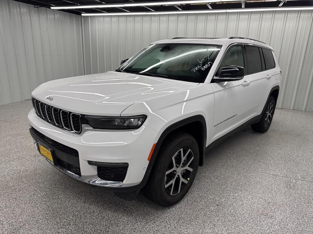 new 2025 Jeep Grand Cherokee L car, priced at $49,829