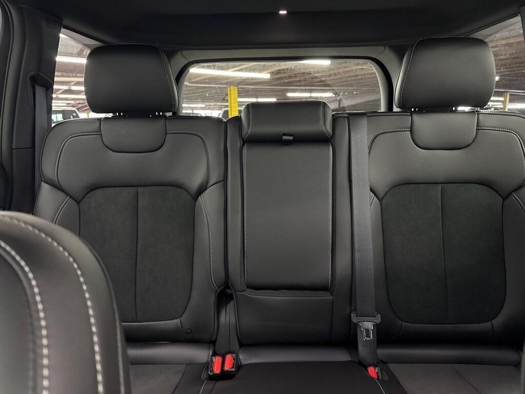 new 2025 Jeep Grand Cherokee car, priced at $41,297