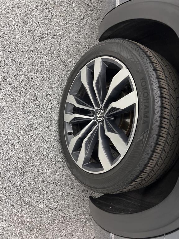 used 2021 Volkswagen Atlas car, priced at $25,875