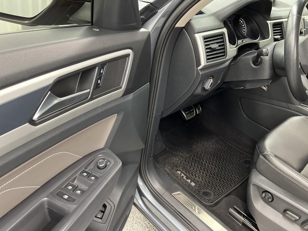 used 2021 Volkswagen Atlas car, priced at $25,875