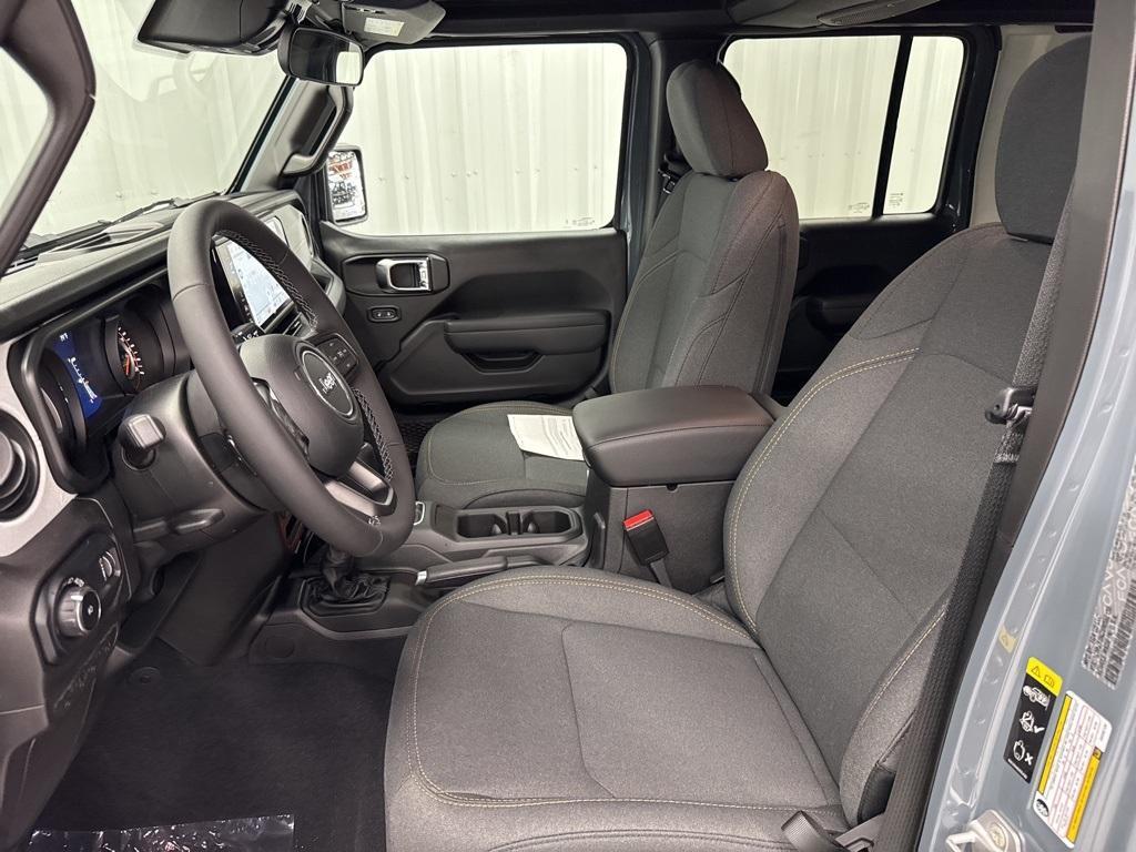 new 2025 Jeep Wrangler car, priced at $48,061