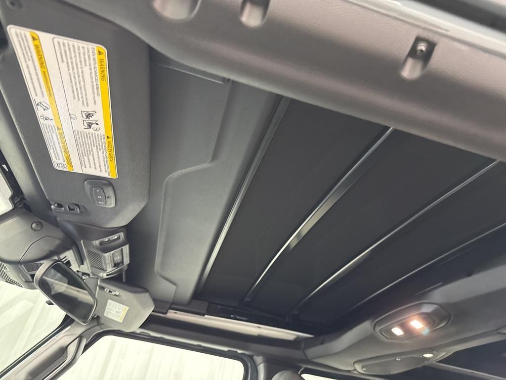 new 2025 Jeep Wrangler car, priced at $48,061