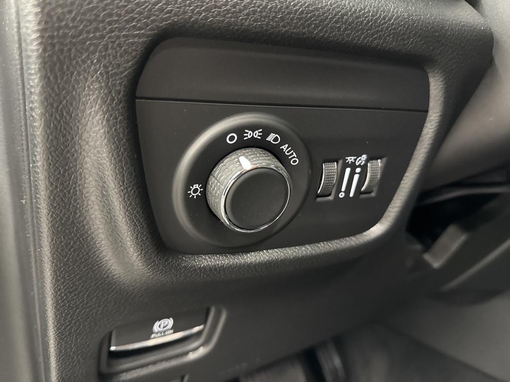new 2025 Jeep Grand Cherokee L car, priced at $42,608
