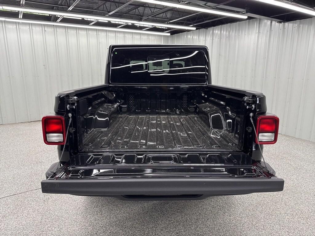 new 2025 Jeep Gladiator car, priced at $44,110
