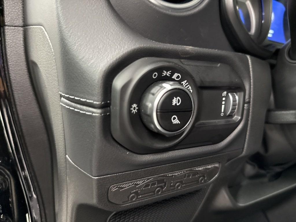 new 2025 Jeep Gladiator car, priced at $44,110