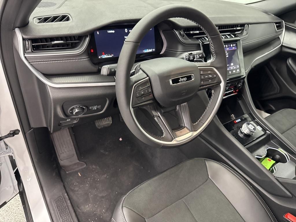 new 2025 Jeep Grand Cherokee car, priced at $39,926