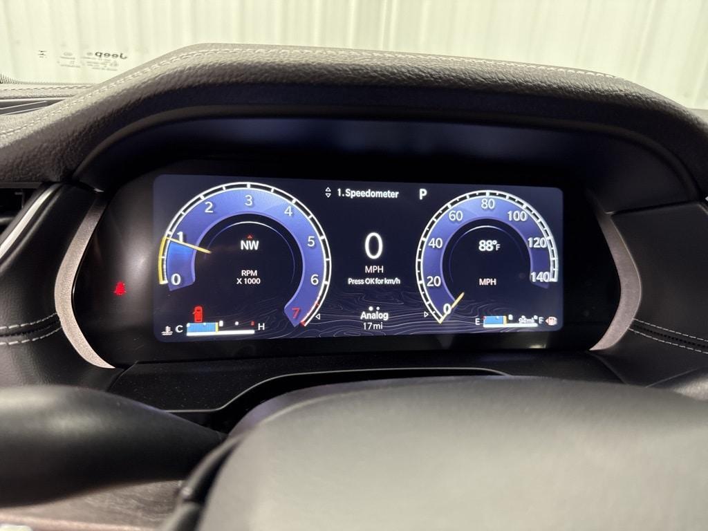 new 2025 Jeep Grand Cherokee car, priced at $40,900