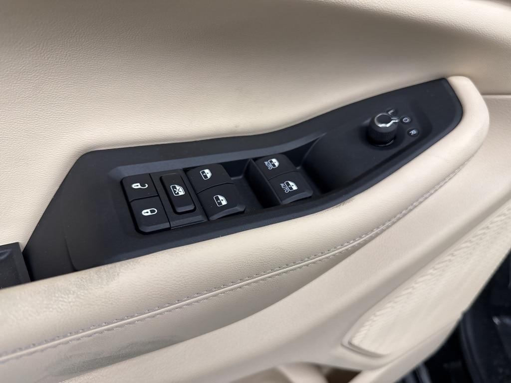 new 2025 Jeep Grand Cherokee car, priced at $40,900