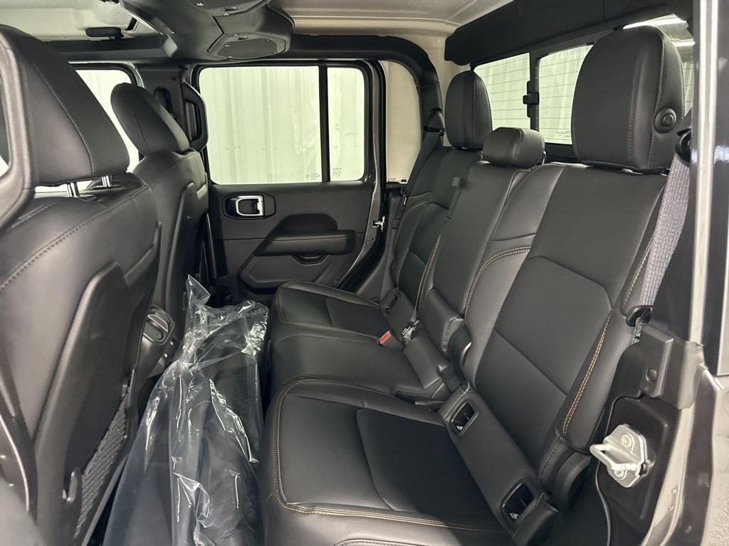 new 2025 Jeep Gladiator car, priced at $44,624