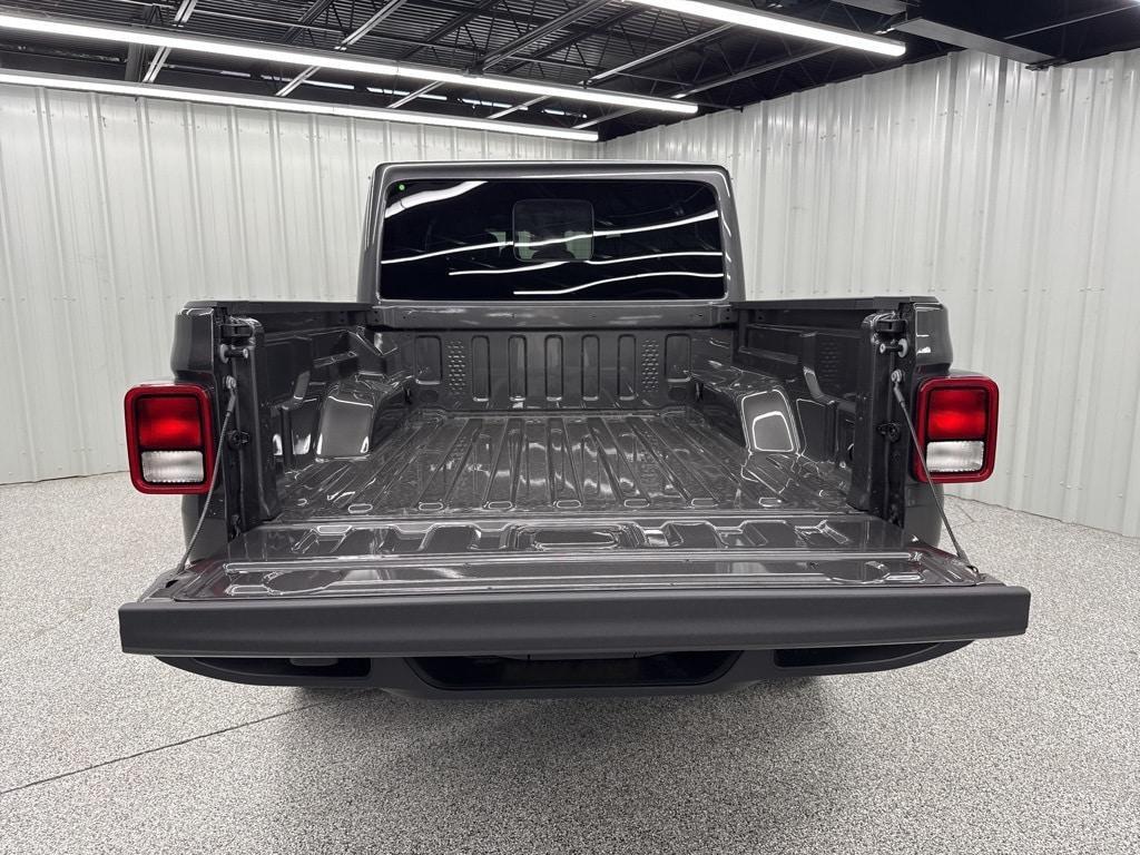 new 2025 Jeep Gladiator car, priced at $44,624