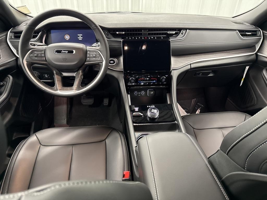 new 2025 Jeep Grand Cherokee car, priced at $44,912