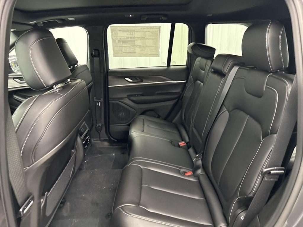 new 2025 Jeep Grand Cherokee car, priced at $44,912