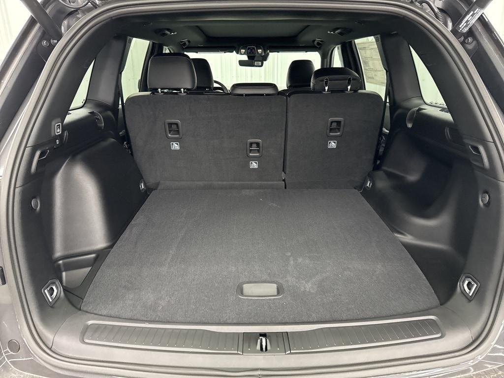 new 2025 Jeep Grand Cherokee car, priced at $44,912