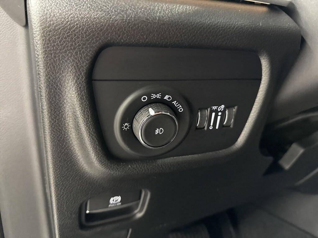 new 2025 Jeep Grand Cherokee car, priced at $44,912