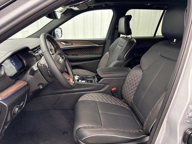 new 2025 Jeep Grand Cherokee car, priced at $57,476