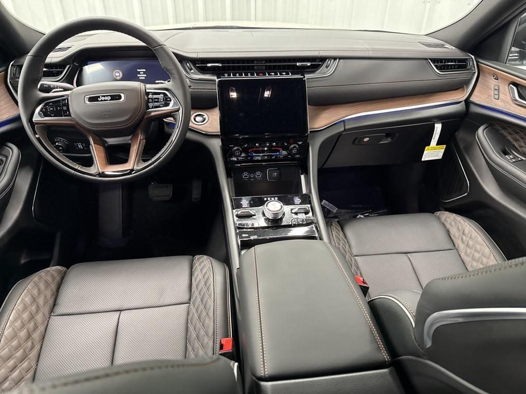 new 2025 Jeep Grand Cherokee car, priced at $57,173