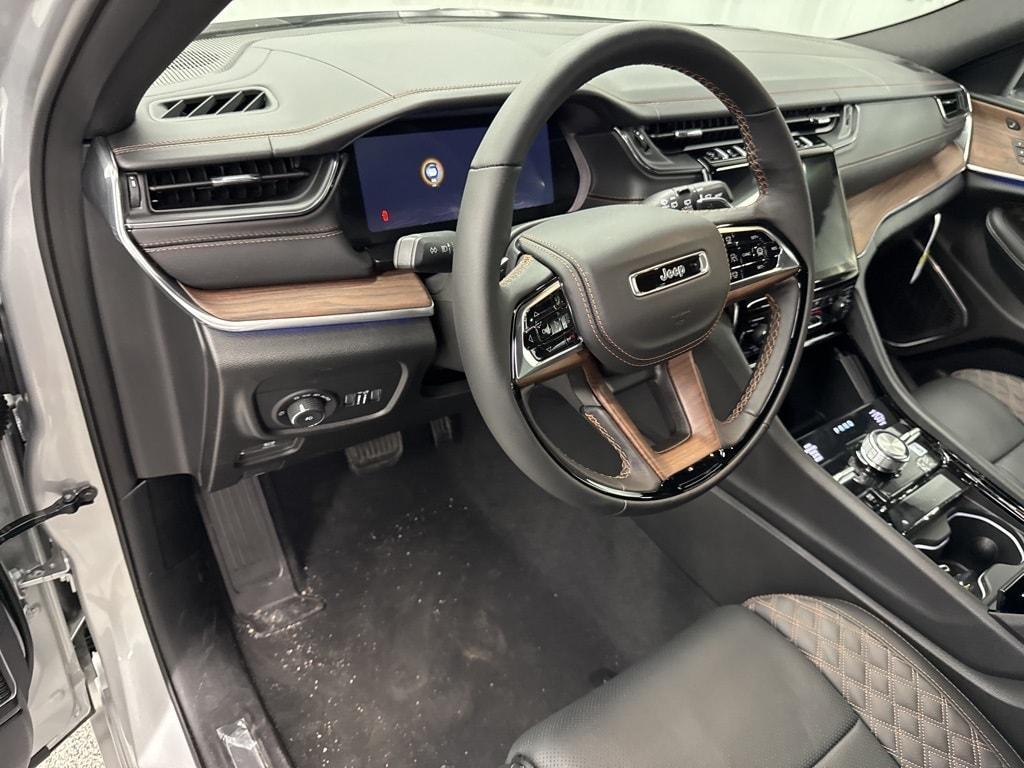 new 2025 Jeep Grand Cherokee car, priced at $57,173